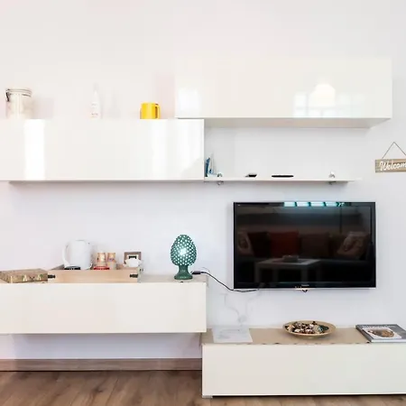 Fraimari Home Apartment